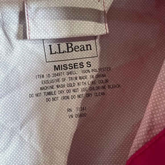 LL Bean Rain Jacket Womens Small Pink Waterproof Hooded - Picture 4 of 7